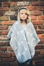 Load image into Gallery viewer, Car Seat Poncho - Gray Arrow